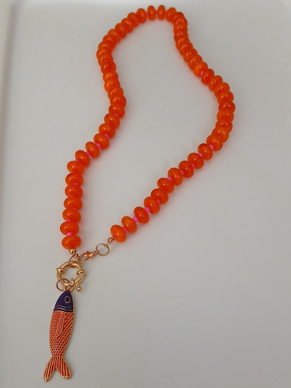 Fashion Jewelry Orange Beaded Necklace with Fish Charm
